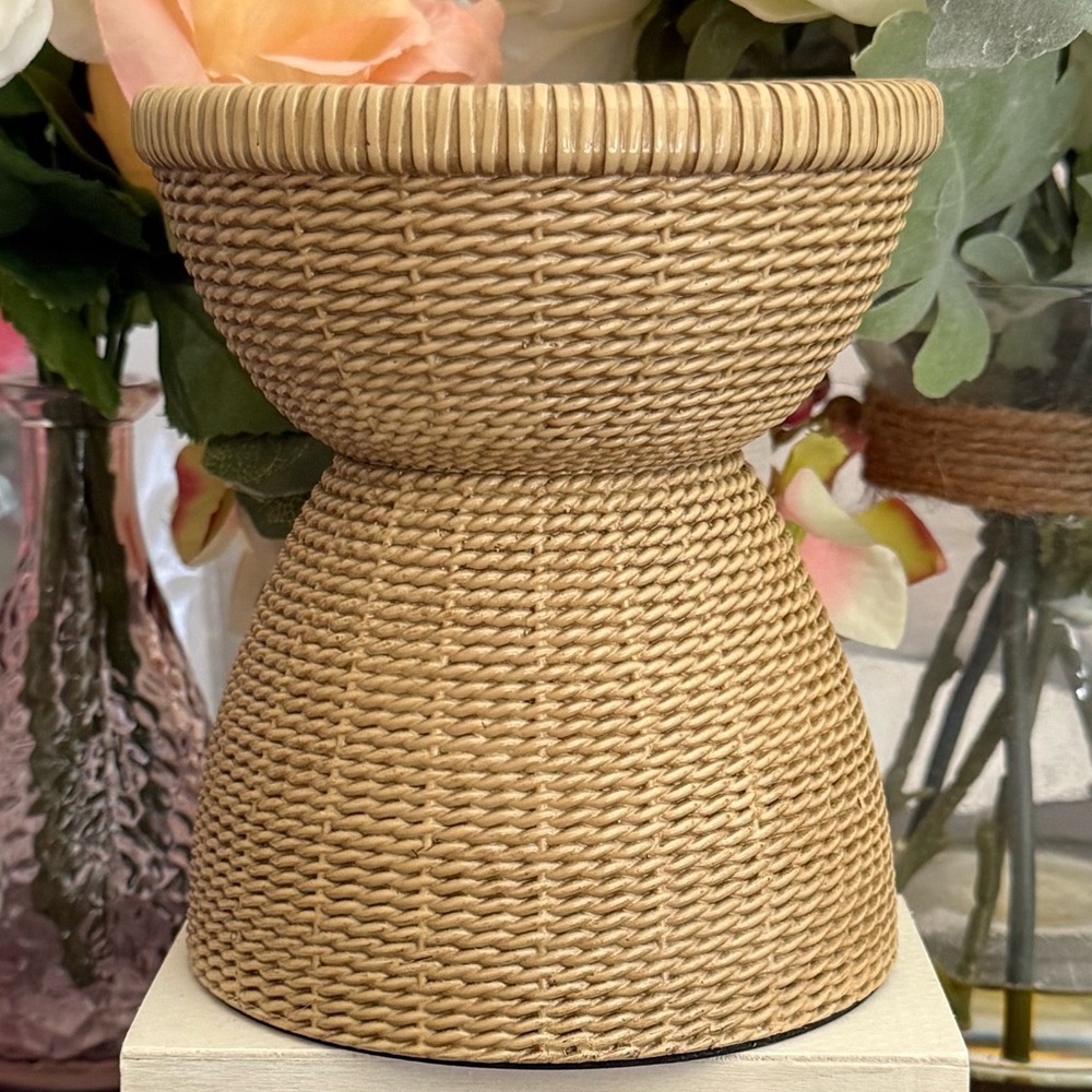 🆕🕯️ BATH & BODY WORKS LIMITED EDITION WOVEN PEDESTAL 3-WICK CANDLE HOLDER. NEW.